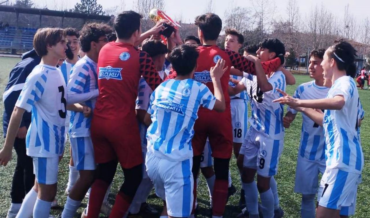 u16-liginde-konya-il-birincisi-selcuklu-belediyespor-2.jpg