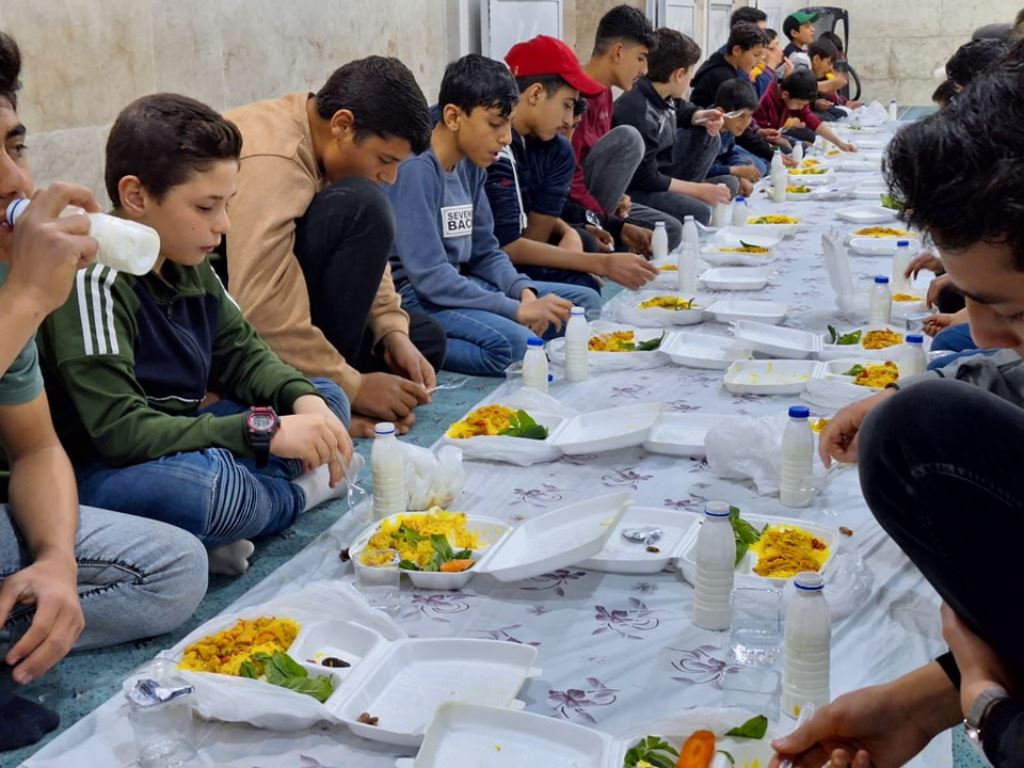 diyanet-halepte-muslumanlara-iftar-verdi-2.jpg