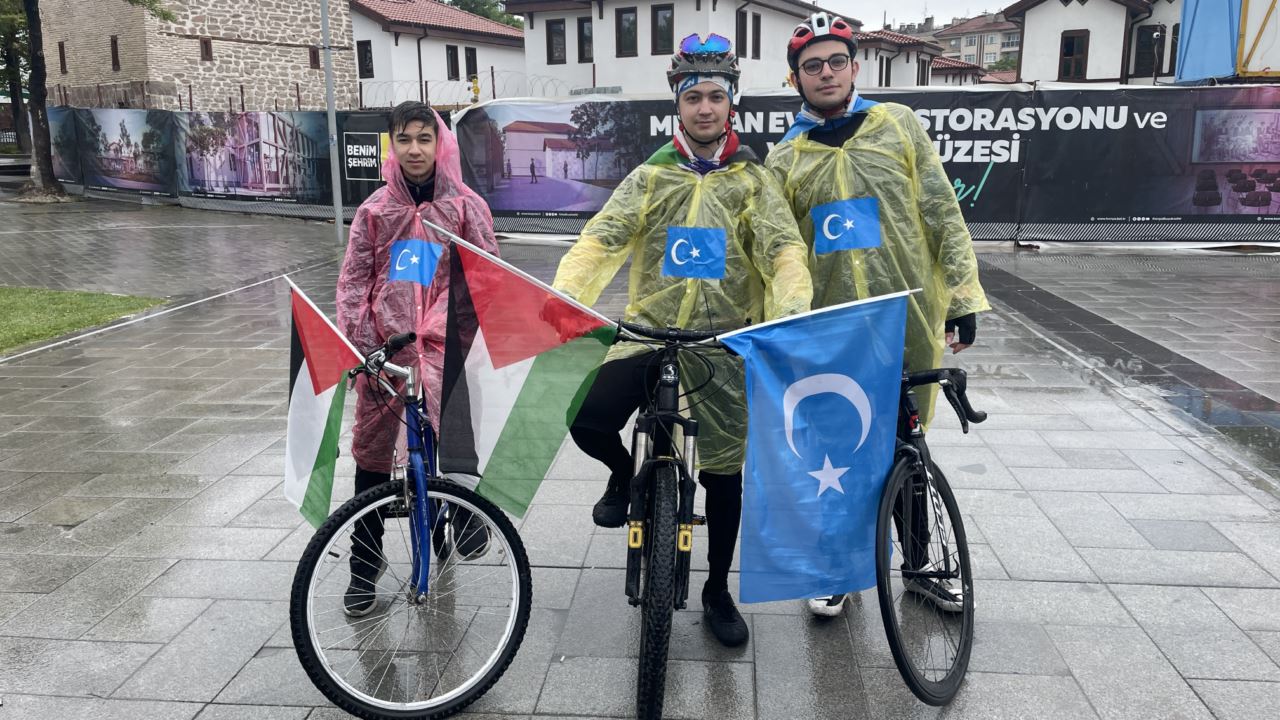 konyada-israili-protesto-etmek-icin-pedal-cevirdiler-3.jpg