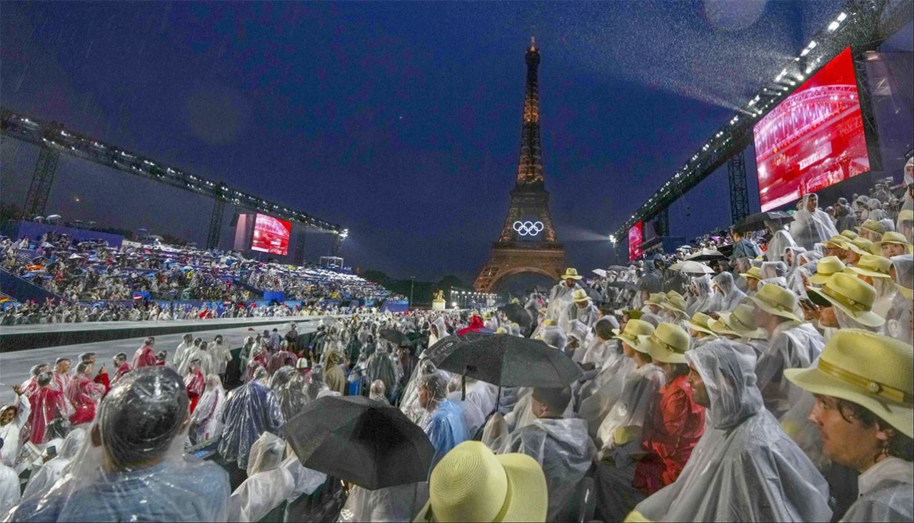 paris-2024-olimpiyat-oyunlarinda-gorkemli-acilis-2.jpg