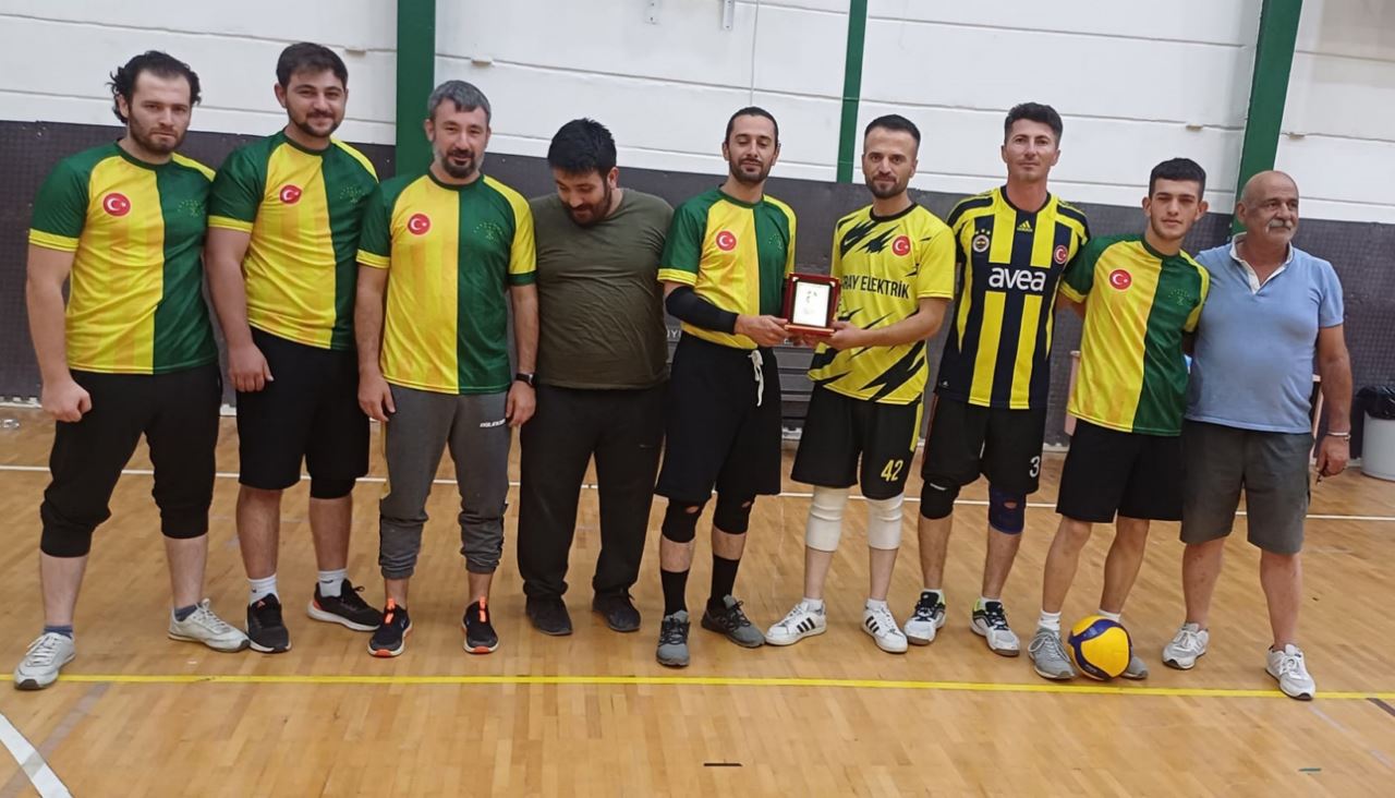 voleybolda-sampiyon-sarayonu-efeler-1.jpg