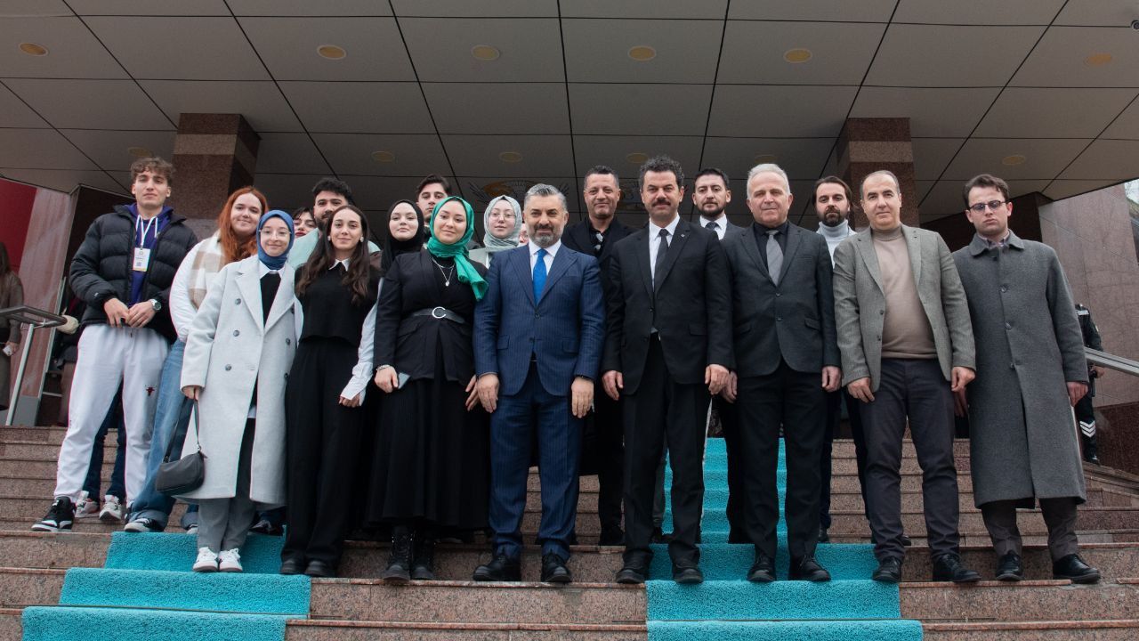 rtuk-baskani-sahin-selcuk-universitesinde-dezenformasyonla-mucadeleyi-anlatti-6.jpg