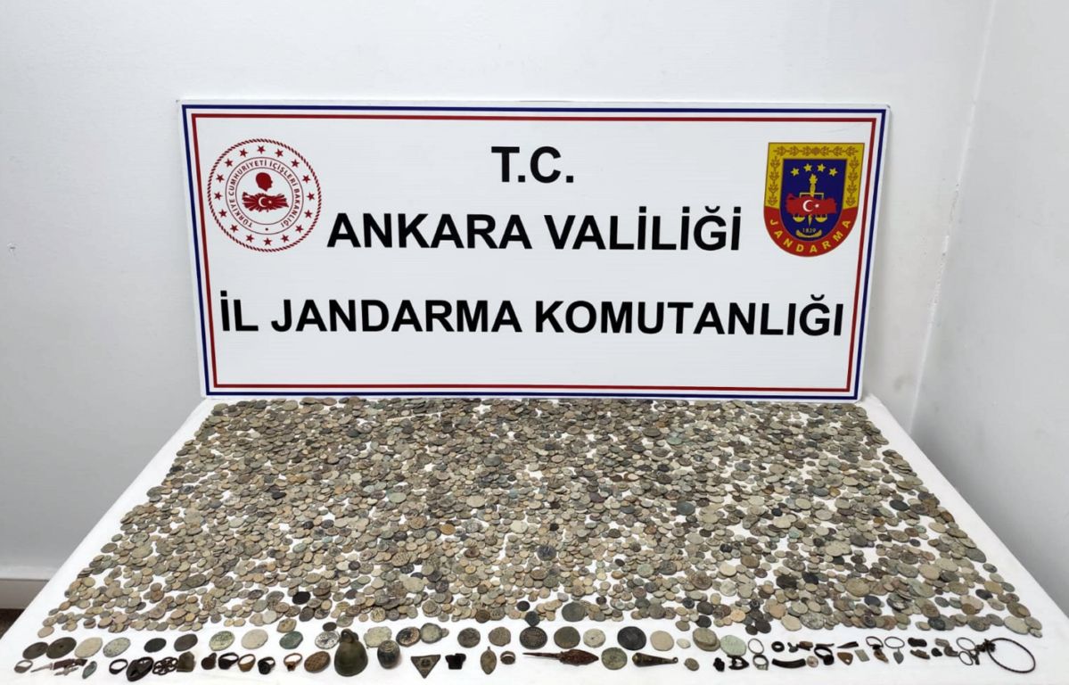 ankarada-4-bin-515-tarihi-sikke-ele-gecirildi-1.jpg