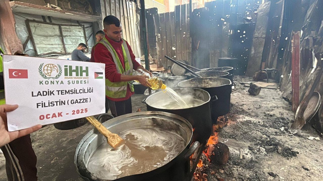 ihh-ladik-gazzede-sicak-yemek-haberi-4.jpg