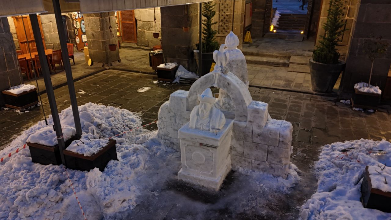 kayseride-kar-sanatla-bulustu-2.jpg