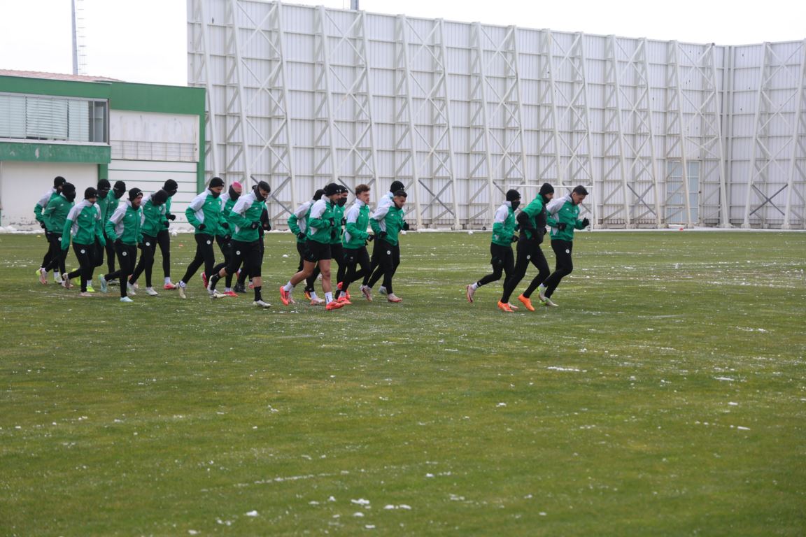 konyaspor-teknik-direktoru-recep-ucar1.jpg