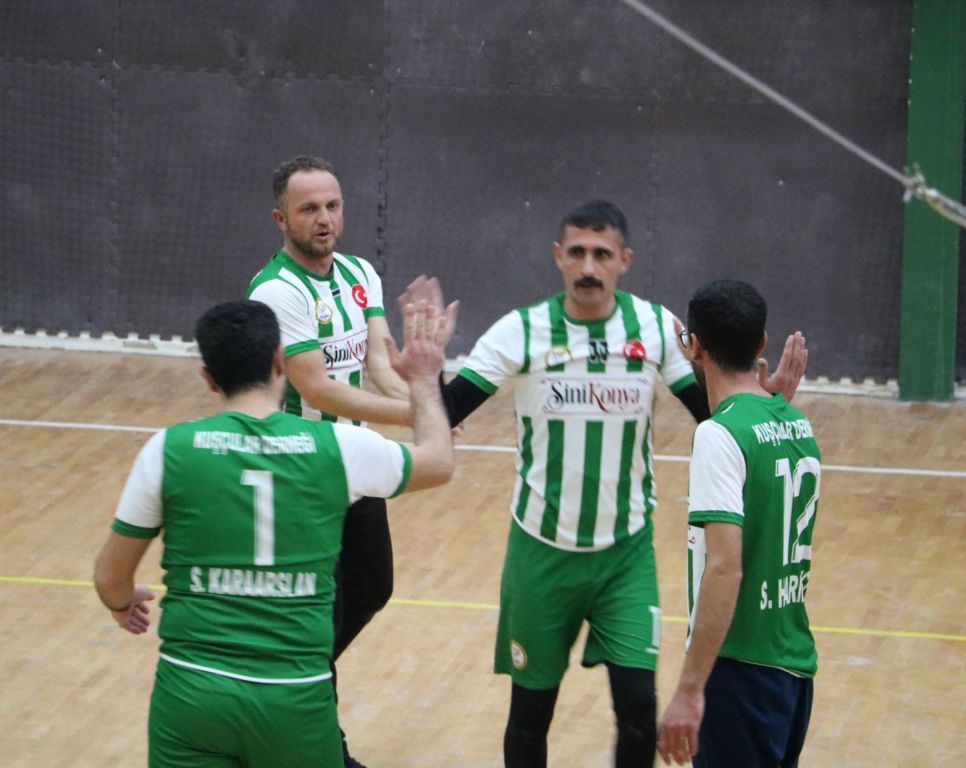 voleybolda-finalin-adi-kuscular-dernegi-esnaf-kefalet-efeler-2.jpeg