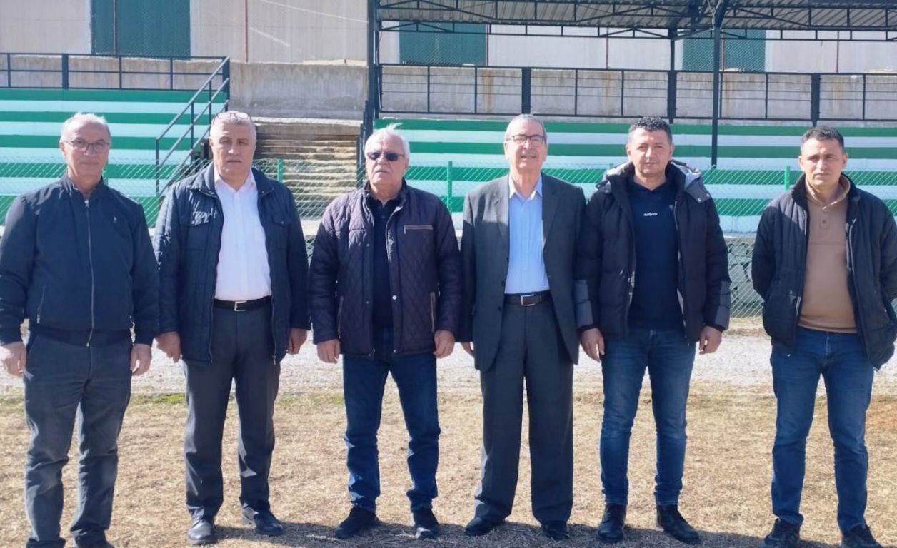 halici-ladikspor-tesisleri-incelendi-2.jpg