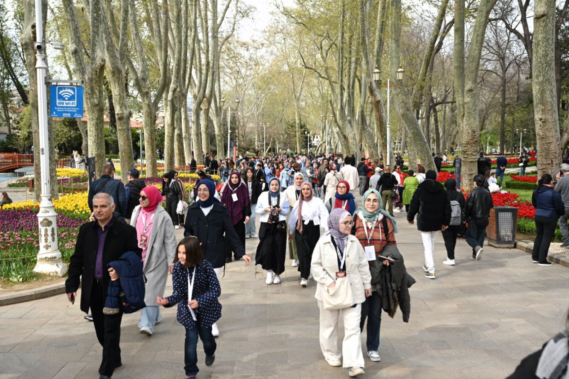 gencler-yuksek-hizli-trenle-kesfe-cikiyor2.jpg