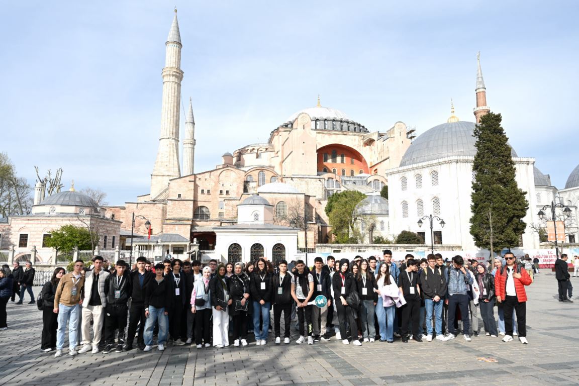 gencler-yuksek-hizli-trenle-kesfe-cikiyor4.jpg