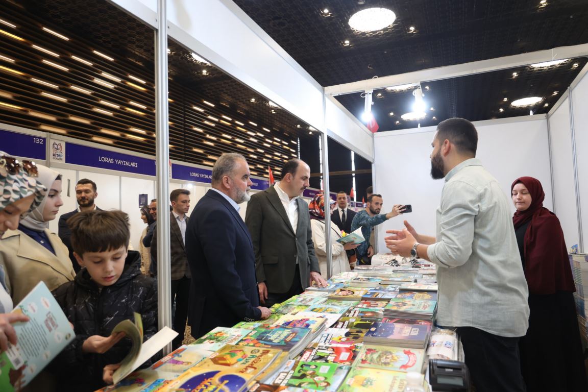 baskan-altay-cocuk-kitap-gunlerinin-kapanisinda-coskuya-ortak-oldu2.jpg