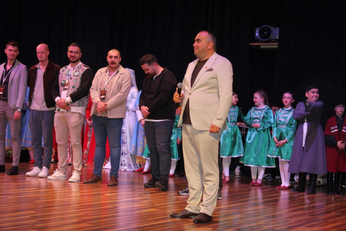 dombay-halk-danslari-11.jpg