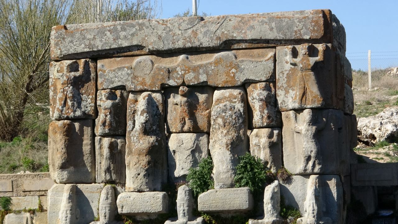 binlerce-yillik-suya-yazilan-mesaj-eflatunpinar-hitit-aniti3.jpg