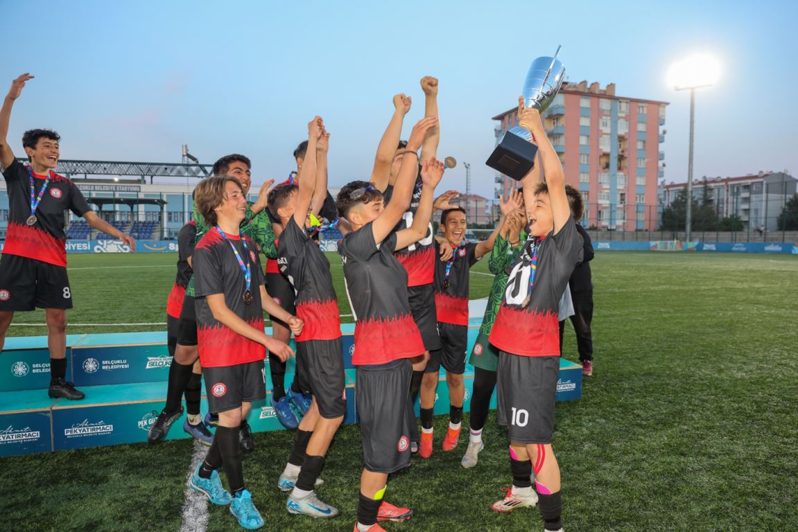 selcukluda-futbol-heyecani1.jpg
