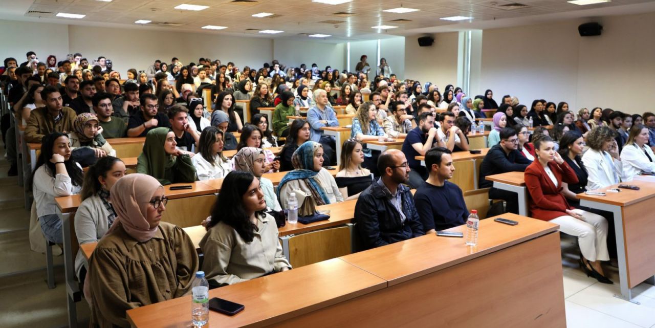 spor-dunyasinin-basarili-isimleri-ogrencilerle-bulustu-1.jpeg