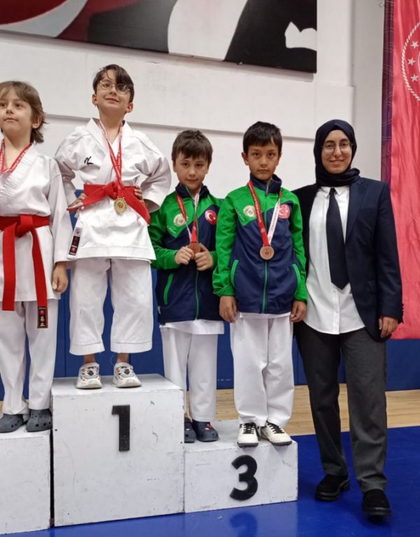 karate-takimi-konyada-firtina-gibi-esti-6.jpg