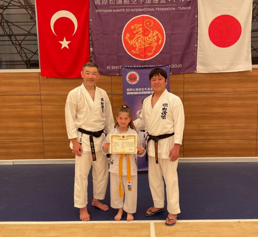 sarayonu-karate-takimi-uluslararasi-seminerde-goz-doldurdu-4.jpg