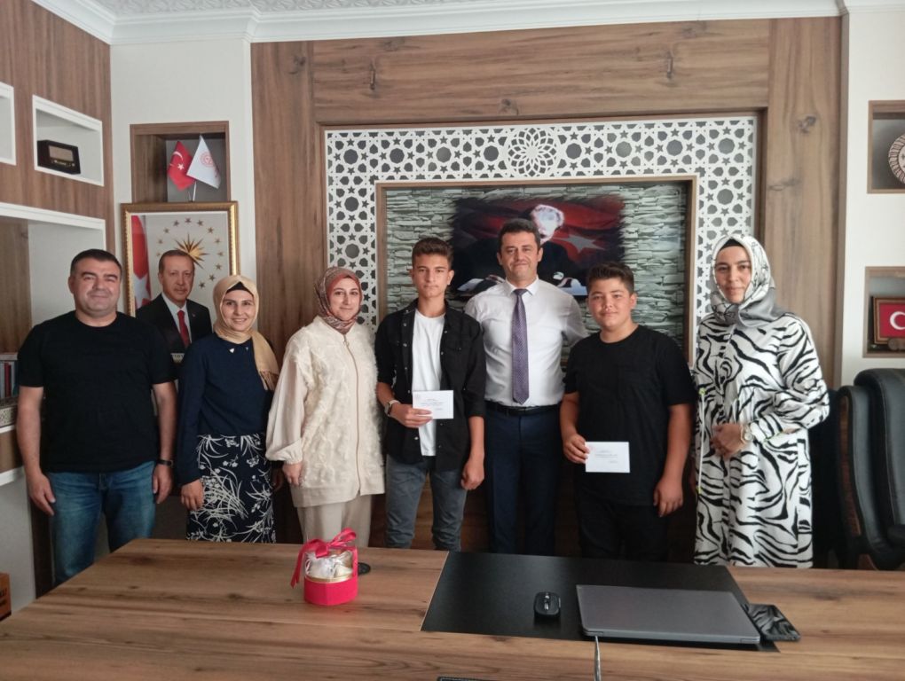 kucuk-hayallerden-buyuk-fikirlere-proje-yarismasinin-kazananlari-2.jpg