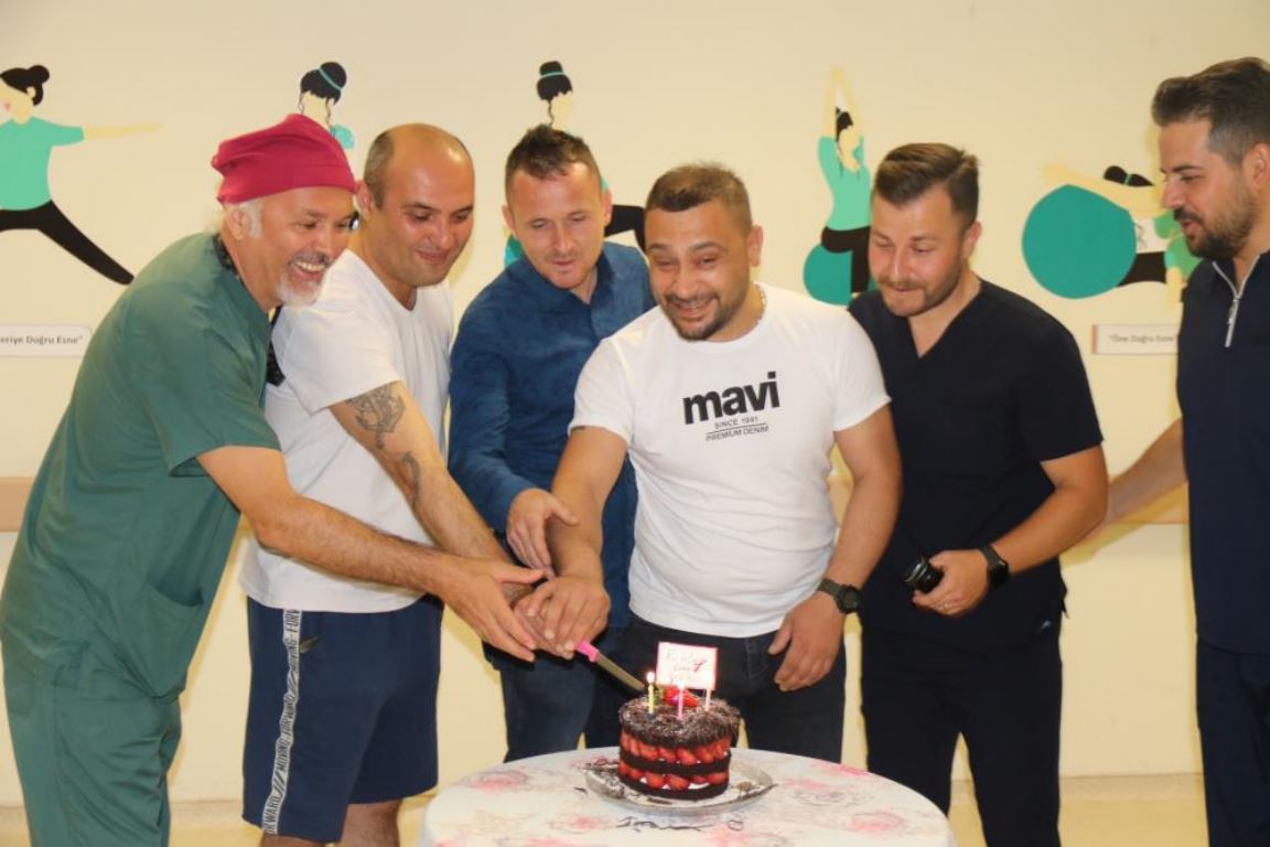babalar-gununde-hem-baba-oldu-hem-umut-dagitti2.jpg