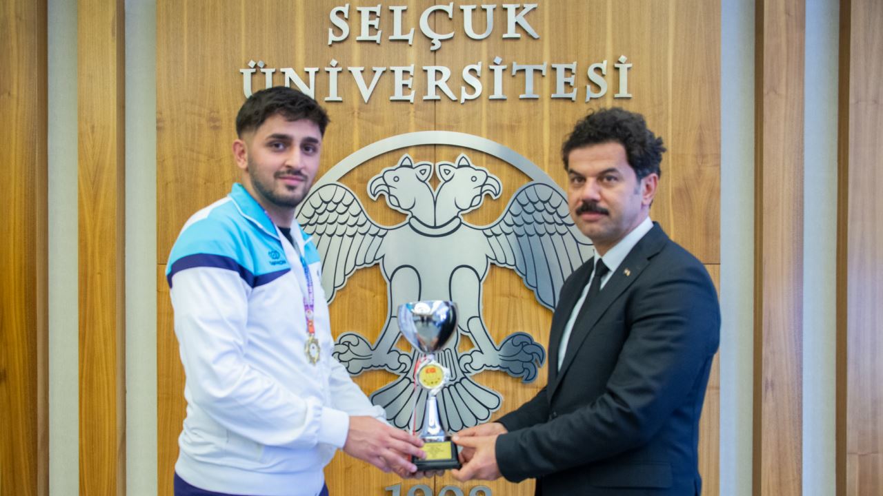 selcukun-sampiyonlari-avrupa-yolcusu1.jpg