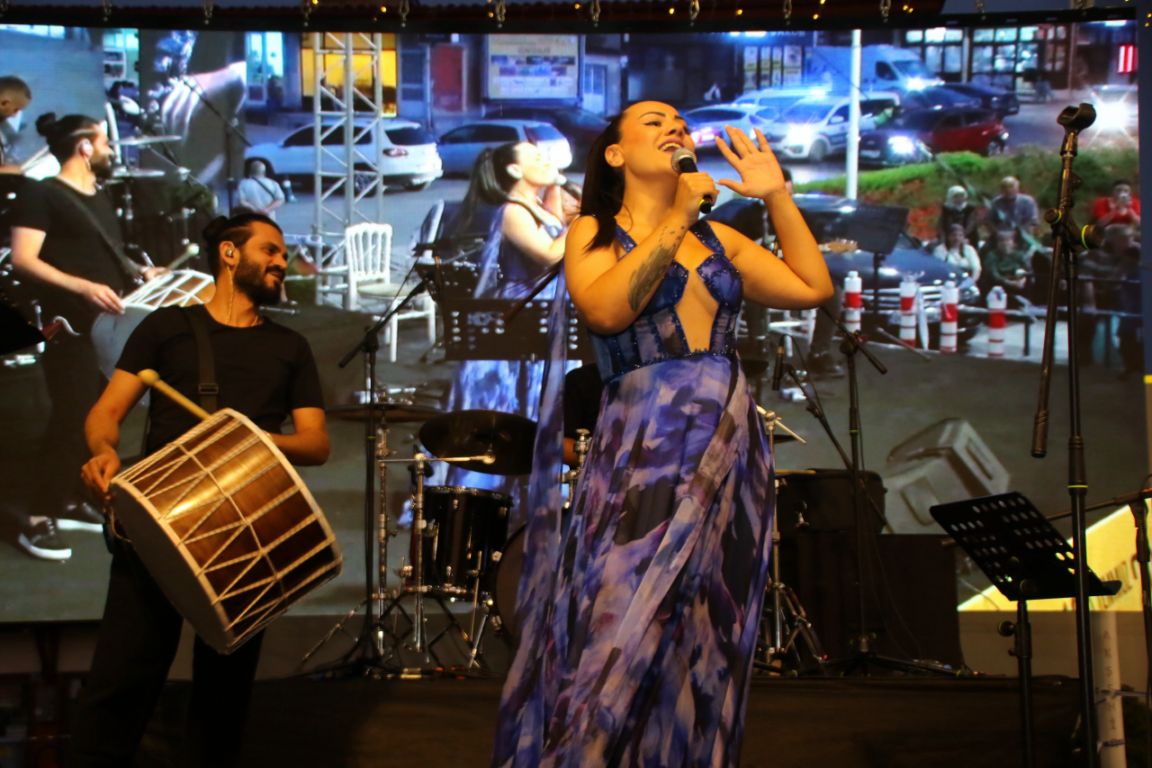 aksehirde-muzik-cosku-ve-husne-ozan-var-1.jpg