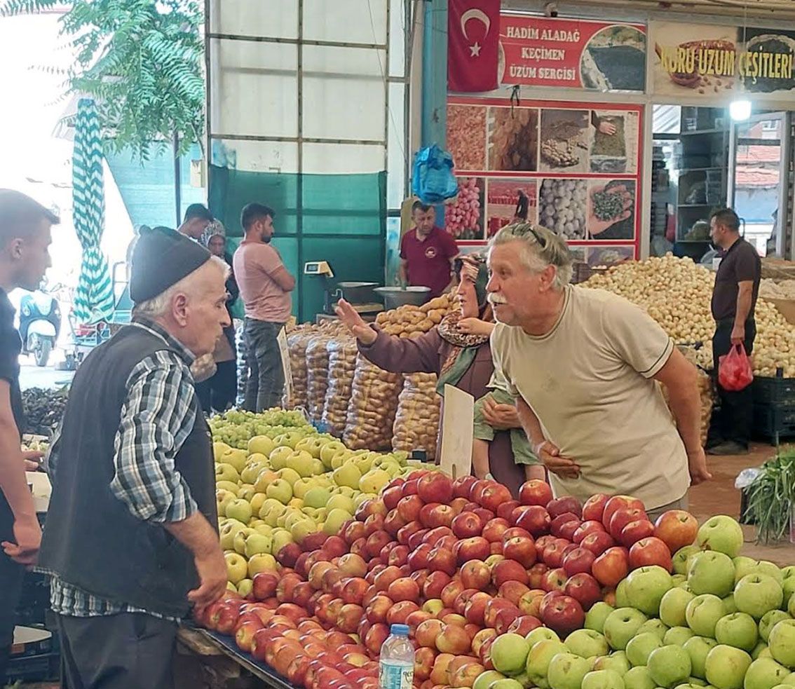 chp-meram-ve-cumrada-vatandaslari-dinledi1.jpeg