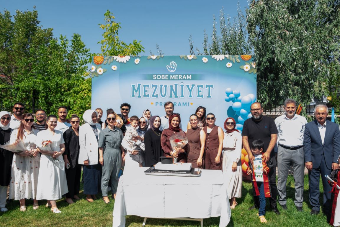 otizm-tanisi-kaldirilan-ogrenciler-sobe-meramda-mezuniyet-sevinci-yasadi2.jpeg