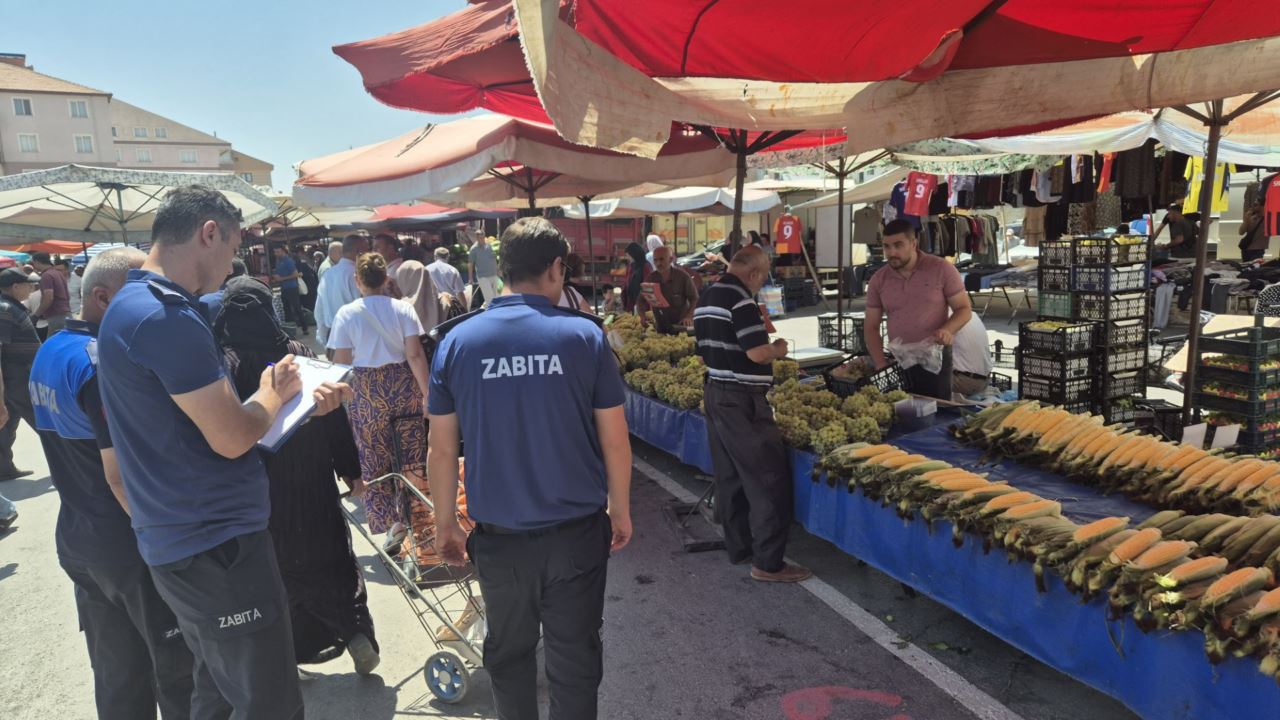 zabita-pazarlarda-goz-actirmiyor2.jpg
